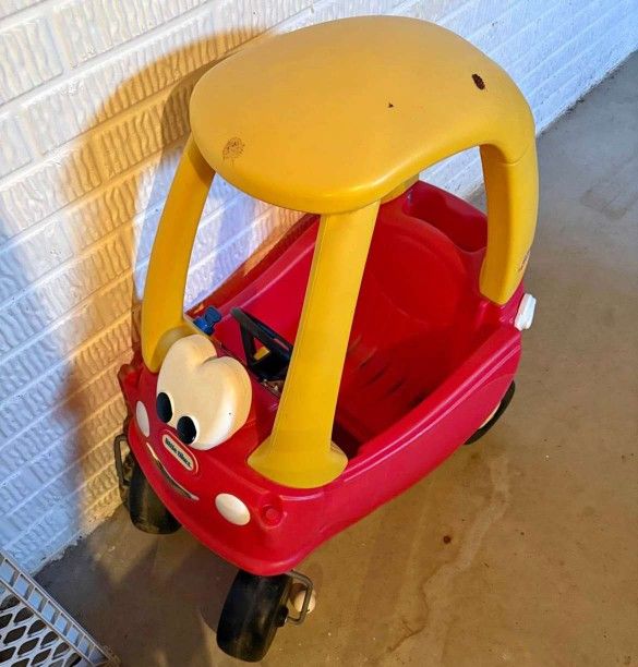 Kids riding toy