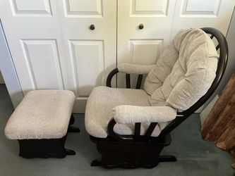 Nursery glider rocking chair with matching ottoman