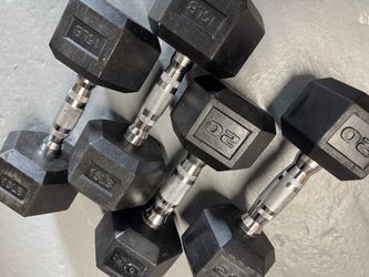 DUMBBELL SETS 20LB/15LB