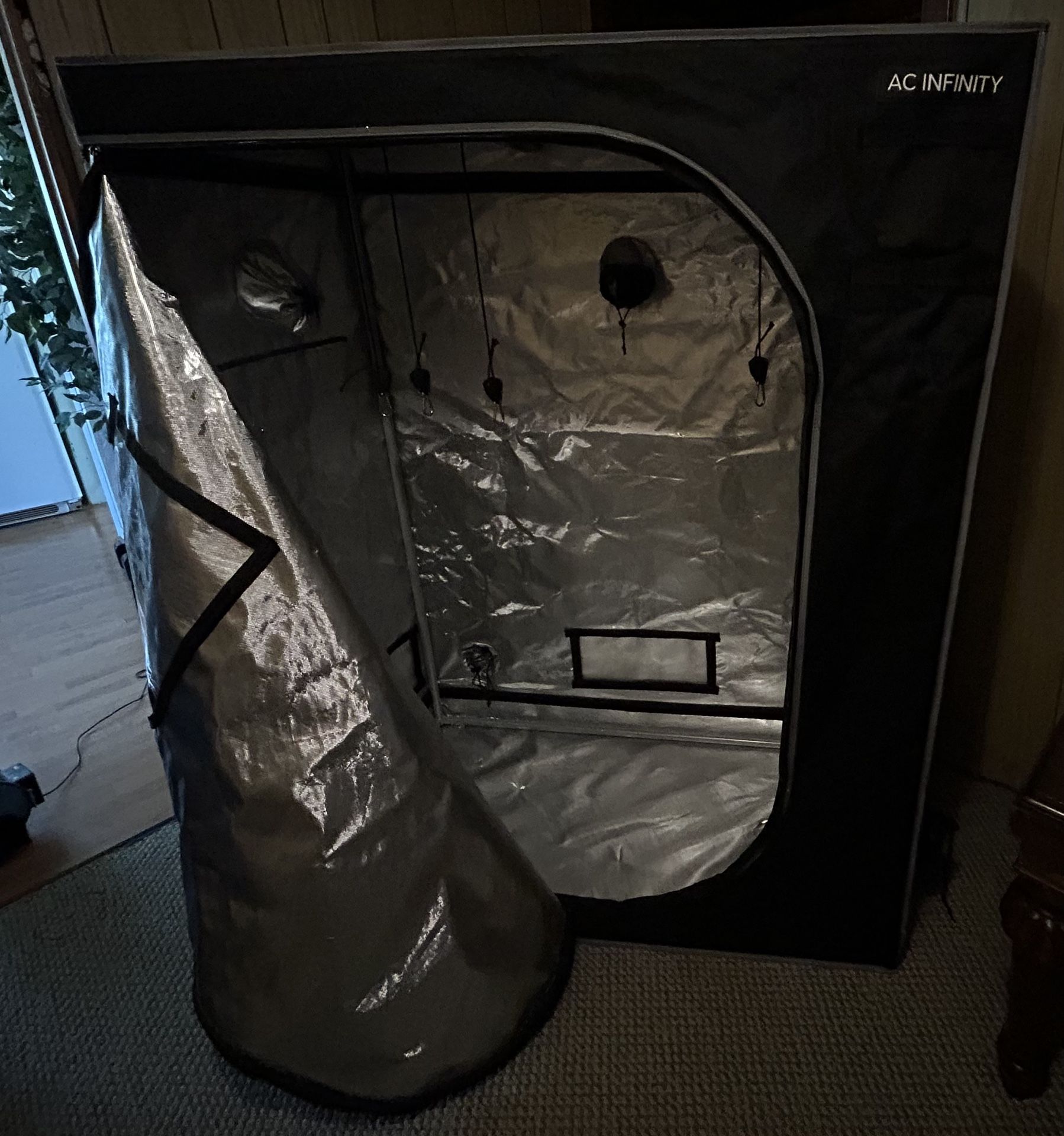 420 Grow Tent - 2ftx2ft - 24x24x72