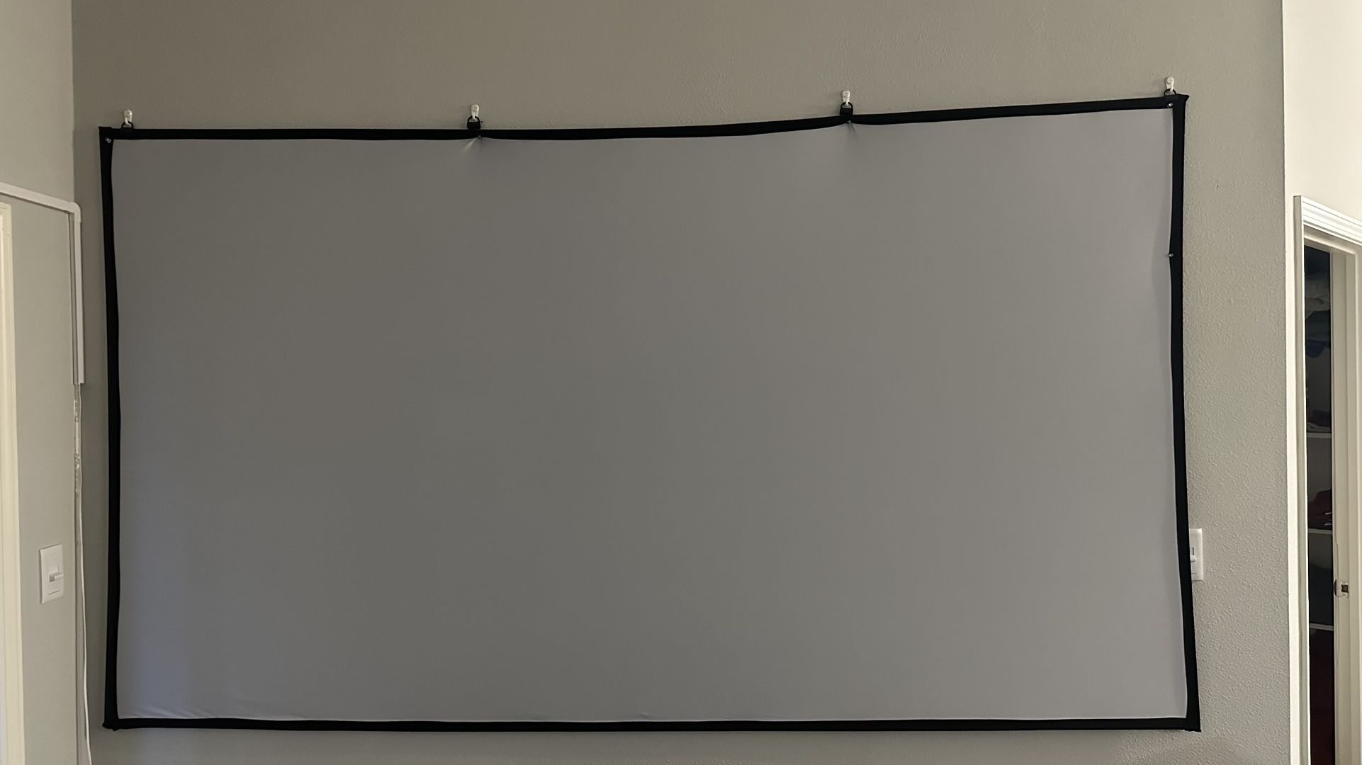 120‘’ Projector Screen
