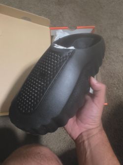 Nike Mind Triple Black Sz 9M  New