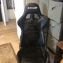 Gaming chair