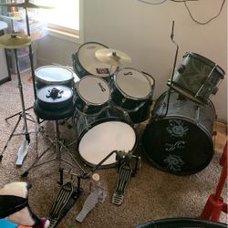 Mixed Drum Set