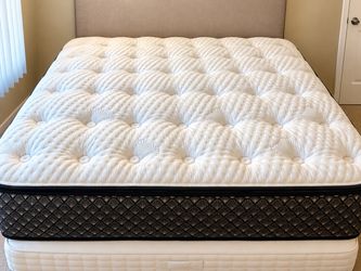 Luxury King Size Pillow-Top Mattress – Like New
