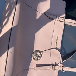 Micheal Kors Purse 