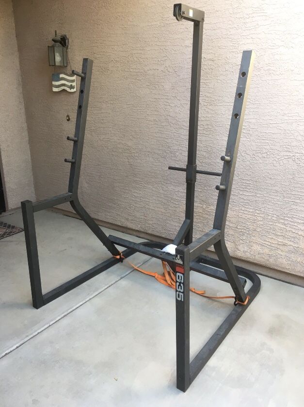 Squat Rack/ Tower Weirder Pro 635 for Sale in Laveen Village, AZ OfferUp