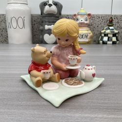 DISNEY TASTE SWEET LIKE HONEY WINNIE THE POOH AND GIRL FIGURINE