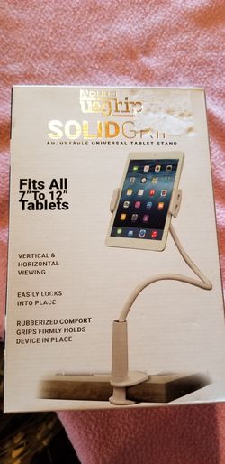 ADJUSTABLE UNIVERSAL TABLE STAND