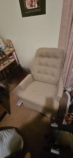 Swivel Chair With Lift