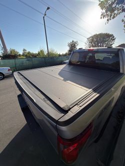 Ford F-150 5.5ft Bed Tri Fold Tonneau Cover
