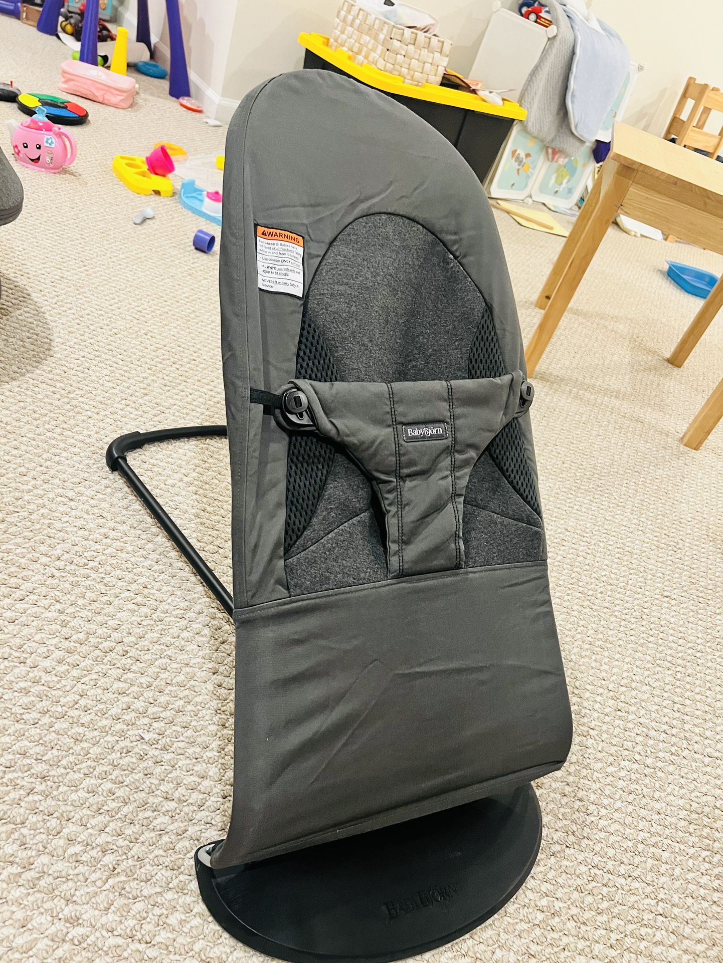 BabyBjörn Bouncer Balance Soft, Dark Gray, Tri-Fabric | 2-in-1 Adjustable Baby Bouncer Seat and Toddler Chair, Newborn to Toddler