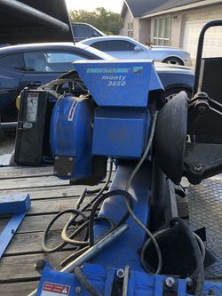 Hofmann Truck Tire Changer and balance
