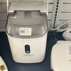 ICE MAKER
