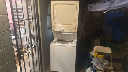 GE Stacked Washer Dryer Unit gas