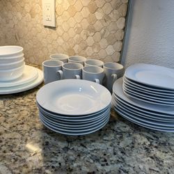White Stone China Dinner Set For 7-8