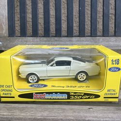 1:18 1965 Ford Mustang Shelby GT350 Diecast Model