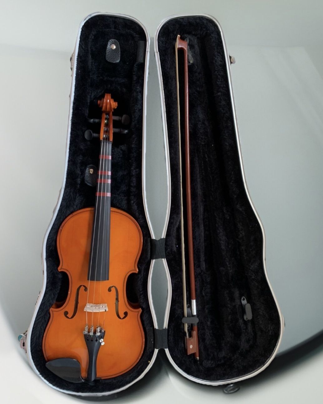 Stradivarius replica Violin 1/2 & Case