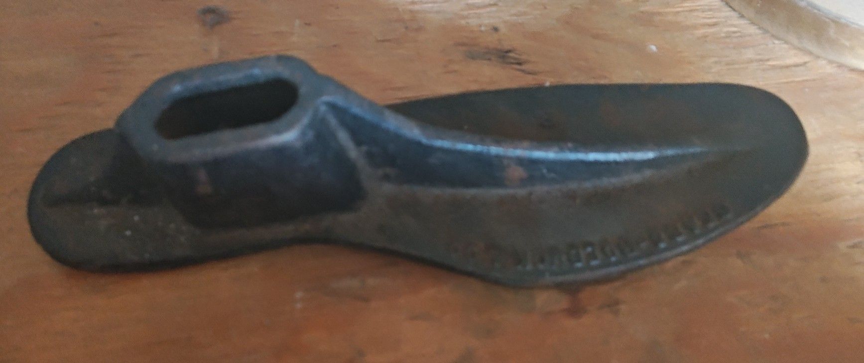 Cast Iron Shoe Makers Item