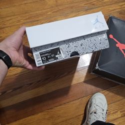 Jordan 4 Retro