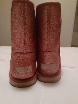 Size 6 UGGZ KID