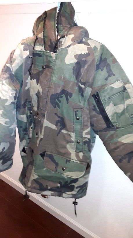 Military Uniforms and Camo. (USAF) Womens