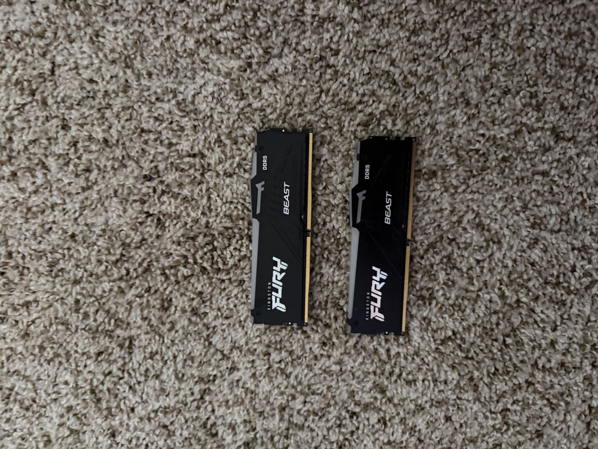 32GB DDR5 5200MHz Kingston FURY Beast RGB
