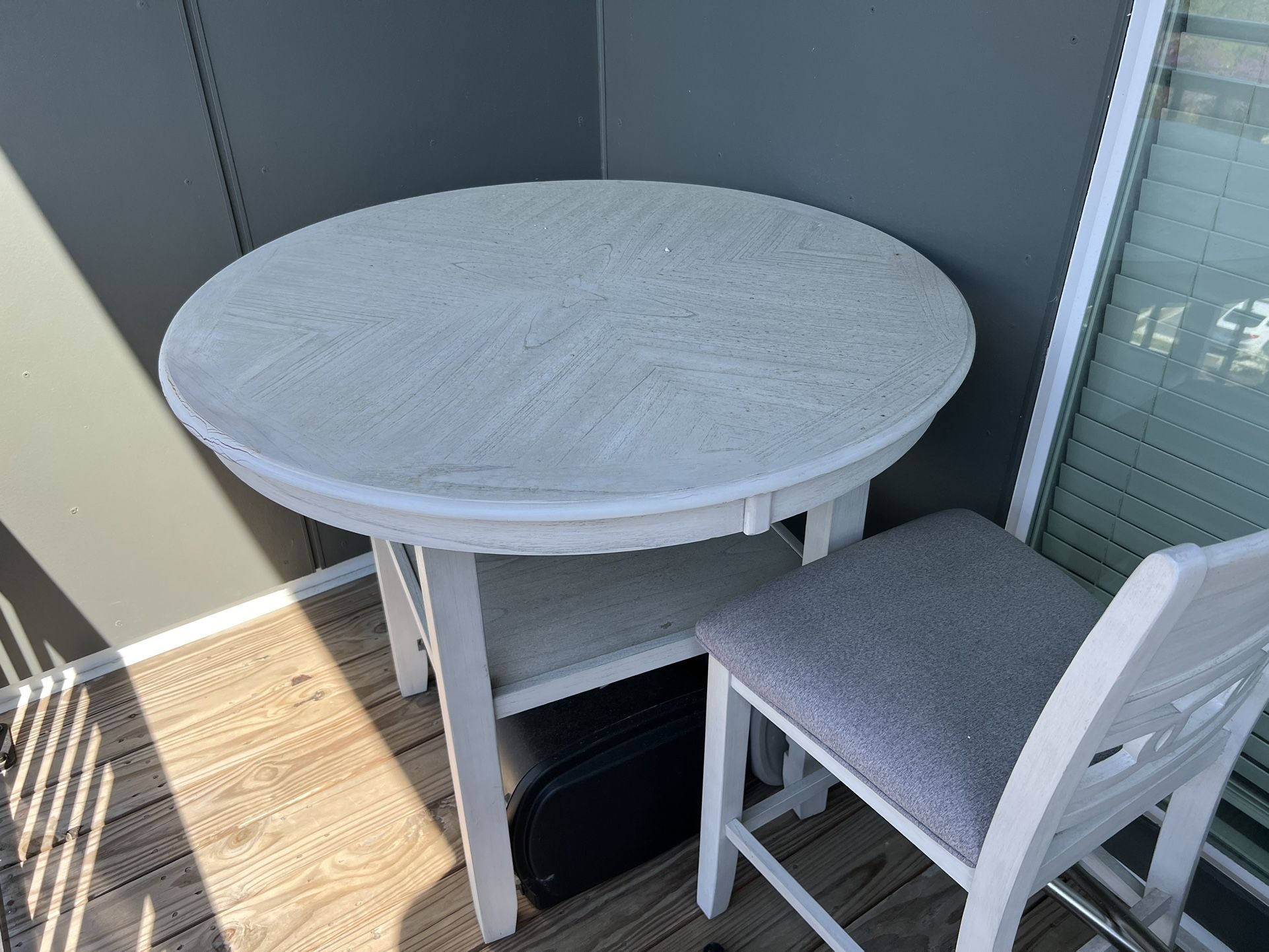 Modern Grey Round Dining Table w/ 4 Fabric-Cushioned Chairs – Good Condition!