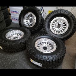 17" KM445 IMPACT beadlocks w- 35" Goodyear Duratrac Tires. $3600