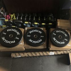 Rogue Bumper Plates. 45lbs 35lbs 25lbs