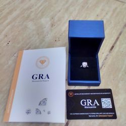 VVS1 Moissanite Engagement Ring 