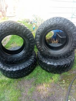 4 maxxis tires 37x12.50R18LT. 123Q. 8 PR