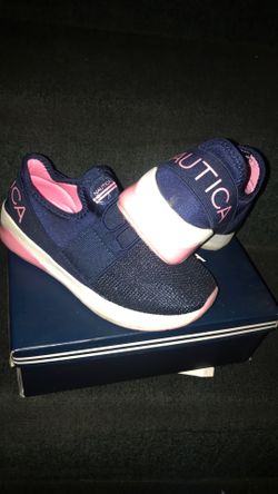 Girls Navy Blue Náutica Athletic Shoes. Size 2 In Very Good Condition 