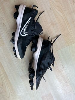 Boys Nike baseball cleats size 6 youth