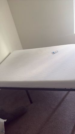 Queen size mattress + queen size bed frame