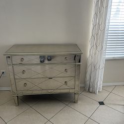 Z Galleries Sideboard