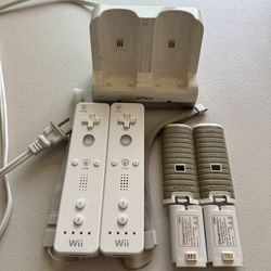 Nintendo Wii Remotes with Nyko Charging Station