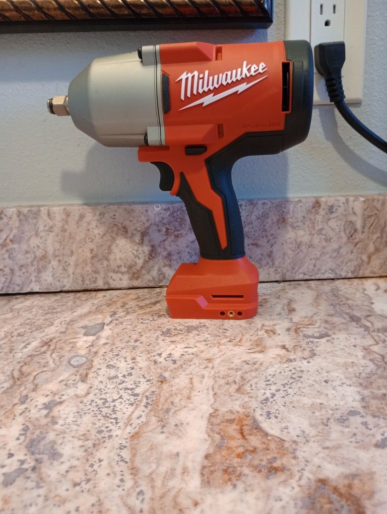 Milwaukee M18 New 1/2 impact