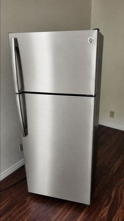 GE Stainless Steel Refrigerator