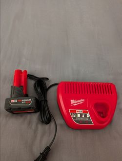 New Milwaukee M12 4ah Battery and Charger