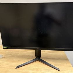 LG UltraGear 32”