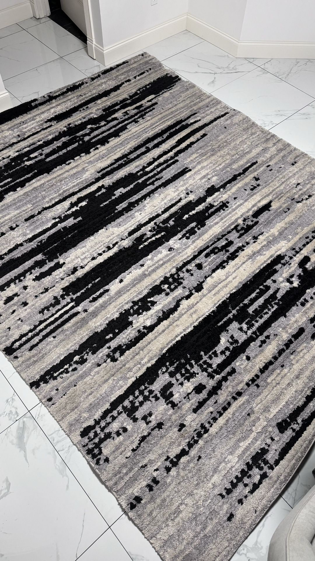 Nourison Area Rug! 7’x9’, 94” x 118” Gray,Blue & Black Colors