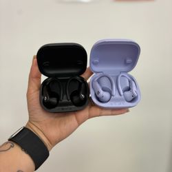 Power Beats 2 Brand New Just No Box 