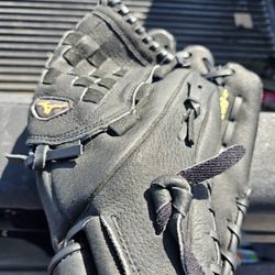 Right-handed Mizuno 12 Inch Tartan Web Baseball Glove (1B)