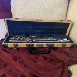 Bundy Silver Flute With Case. Made In USA.
