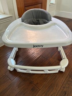 Joovy Spoon Baby Walker with Tray