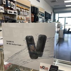 Insta360 X5 Essentials Bundle 