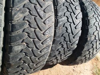 295 65 20 good set of toyo truck tires