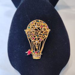 Goldtone HOT AIR BALLOON PIN with small, colorful Faux stones & Red enamel  flag