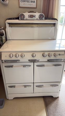 OKEEFE & MERRITT Antique Stove